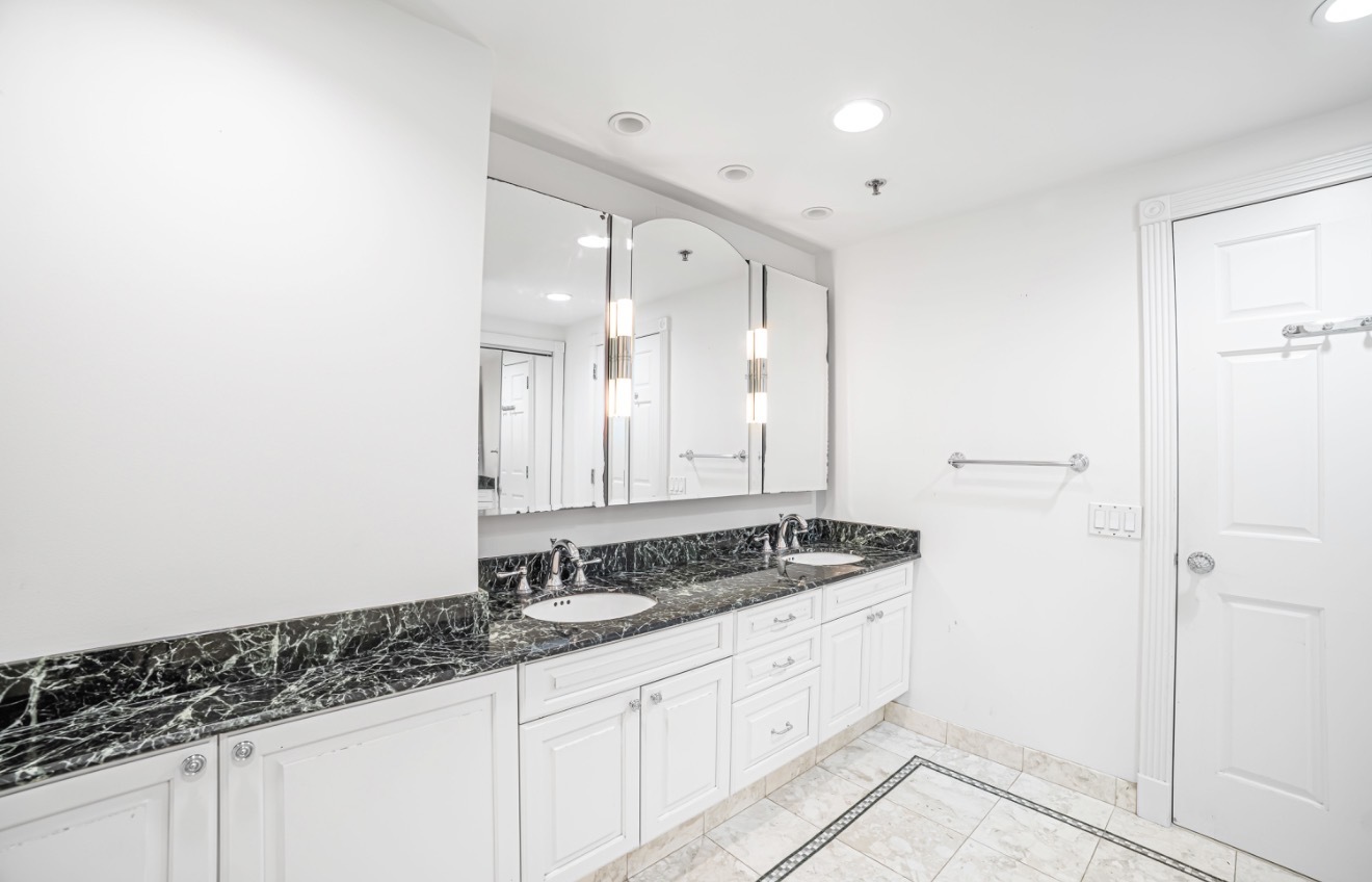 100 E Huron Street Unit: 3504