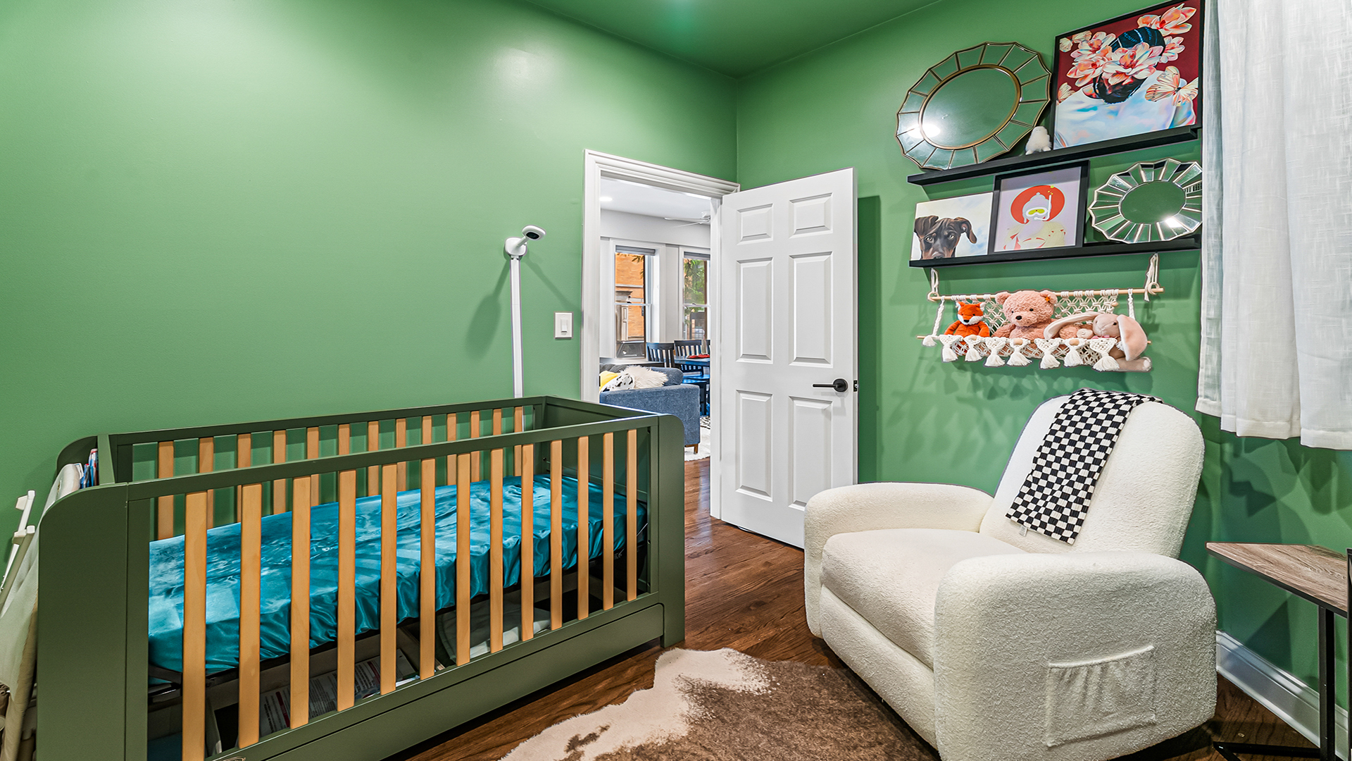 807 W Buckingham Place Unit: 1W