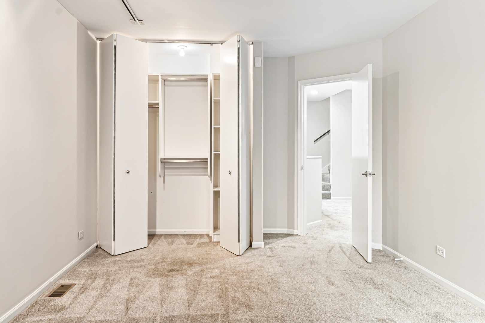 909 W Diversey Parkway Unit: 3W