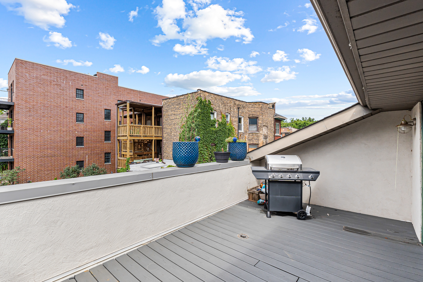 909 W Diversey Parkway Unit: 3W