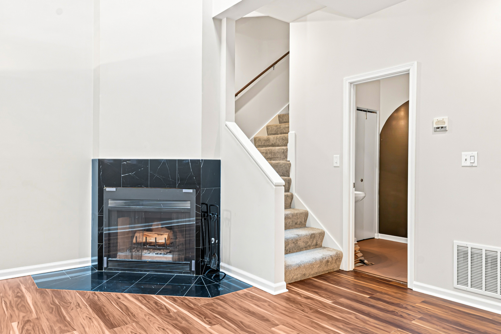 909 W Diversey Parkway Unit: 3W