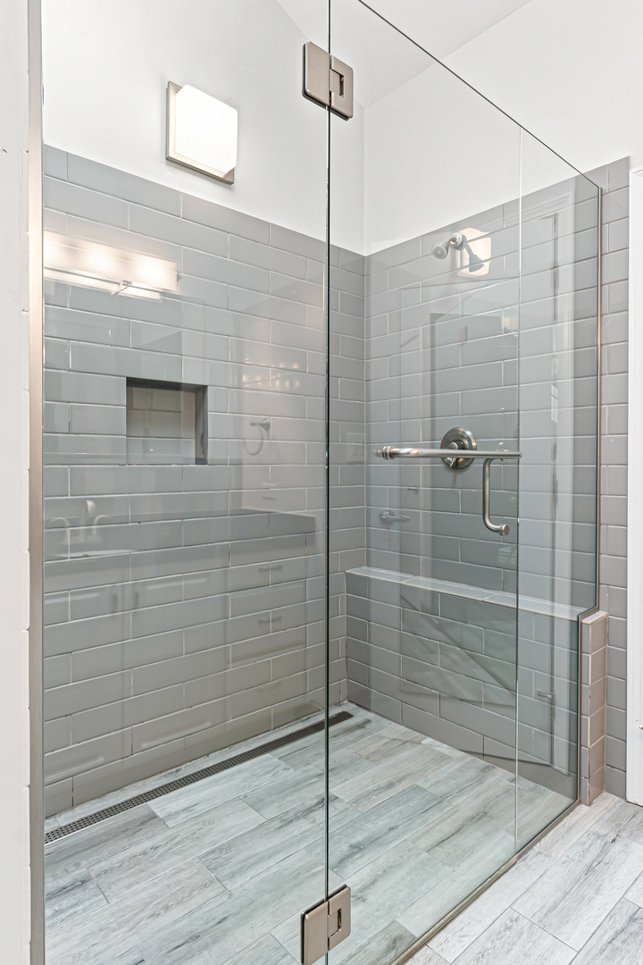 909 W Diversey Parkway Unit: 3W