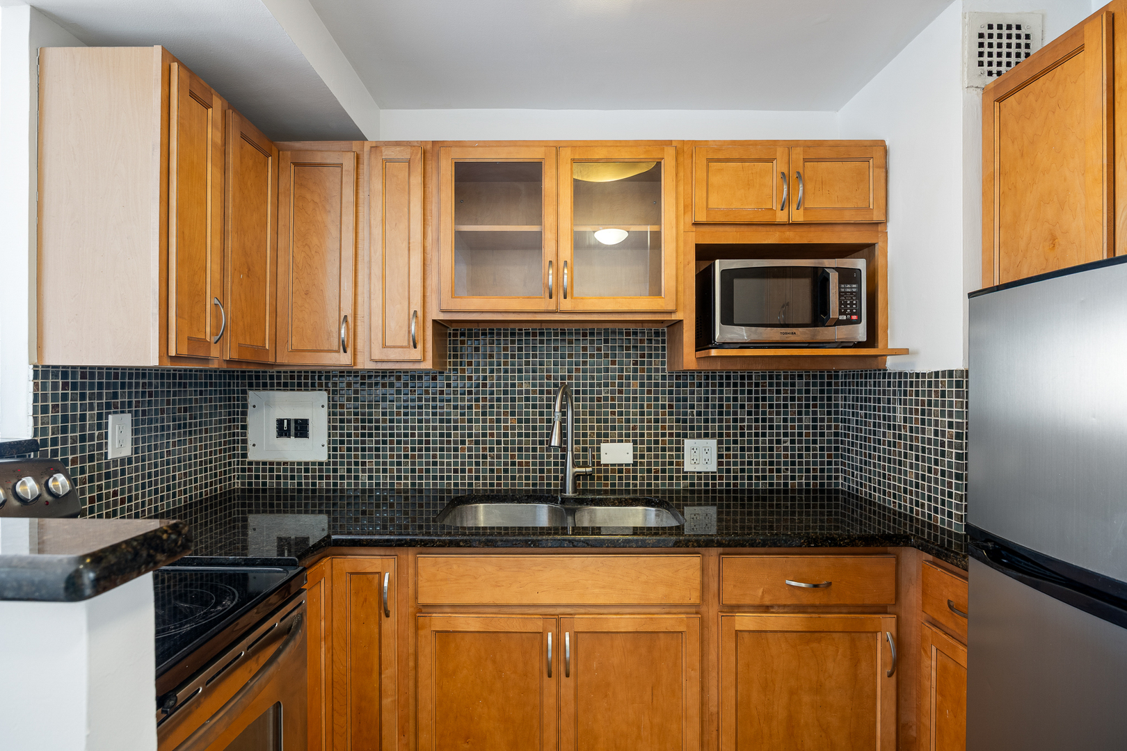 2909 N Sheridan Road Unit: 1703