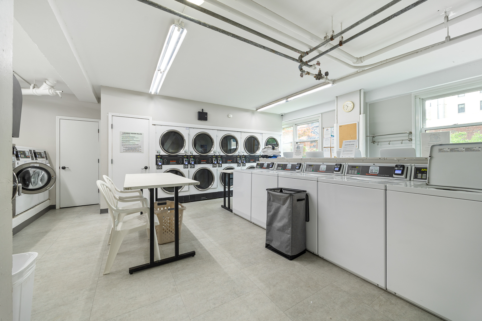 2909 N Sheridan Road Unit: 1703