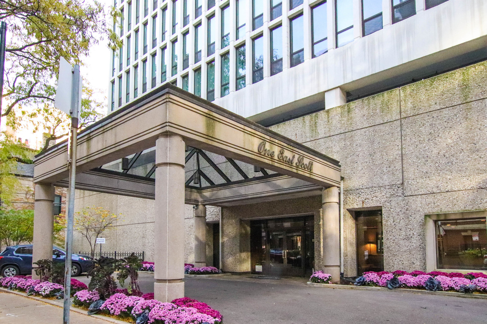 1 E Scott Street Unit: 1406