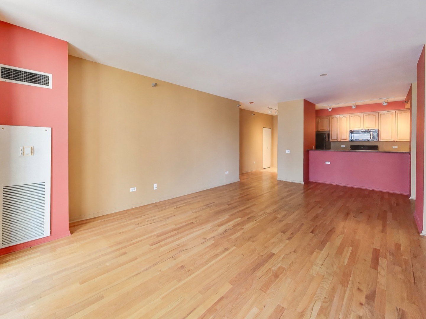 330 N Jefferson St #1403