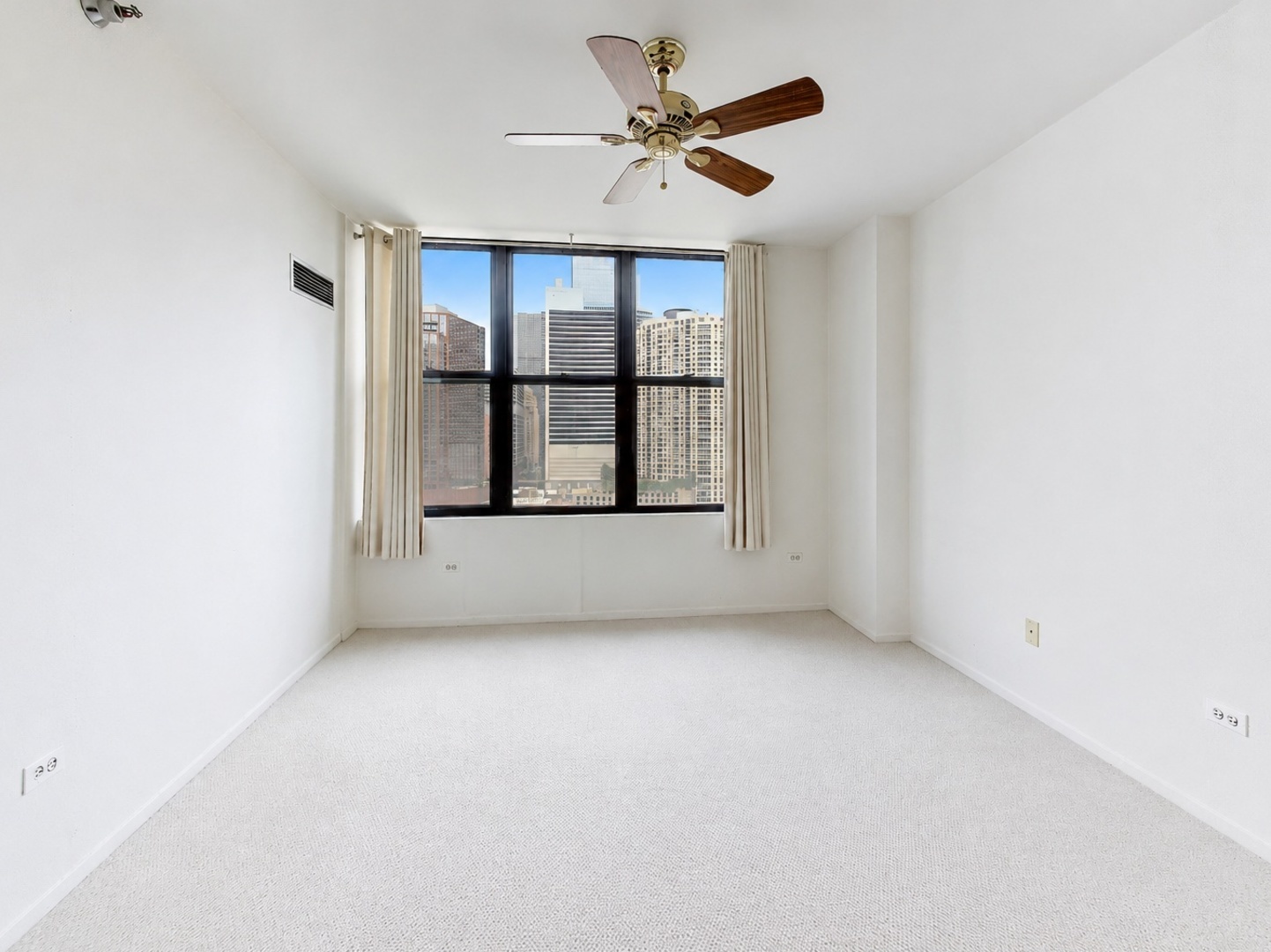 330 N Jefferson St #1403