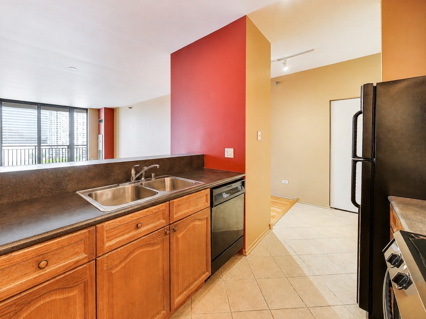 330 N Jefferson St #1403