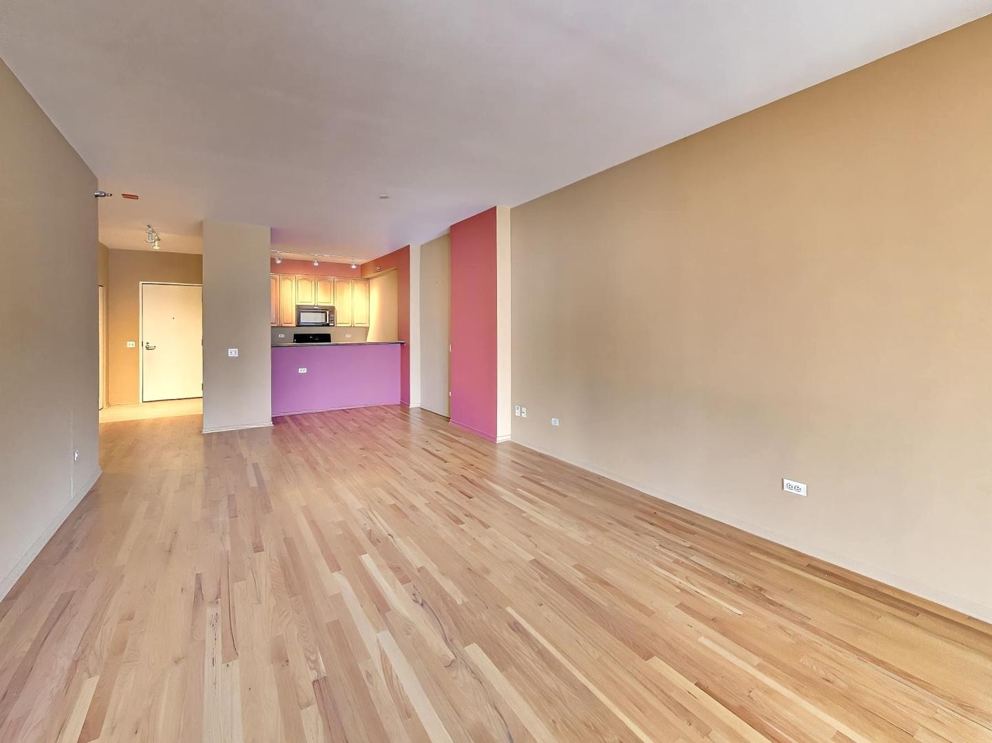 330 N Jefferson St #1403