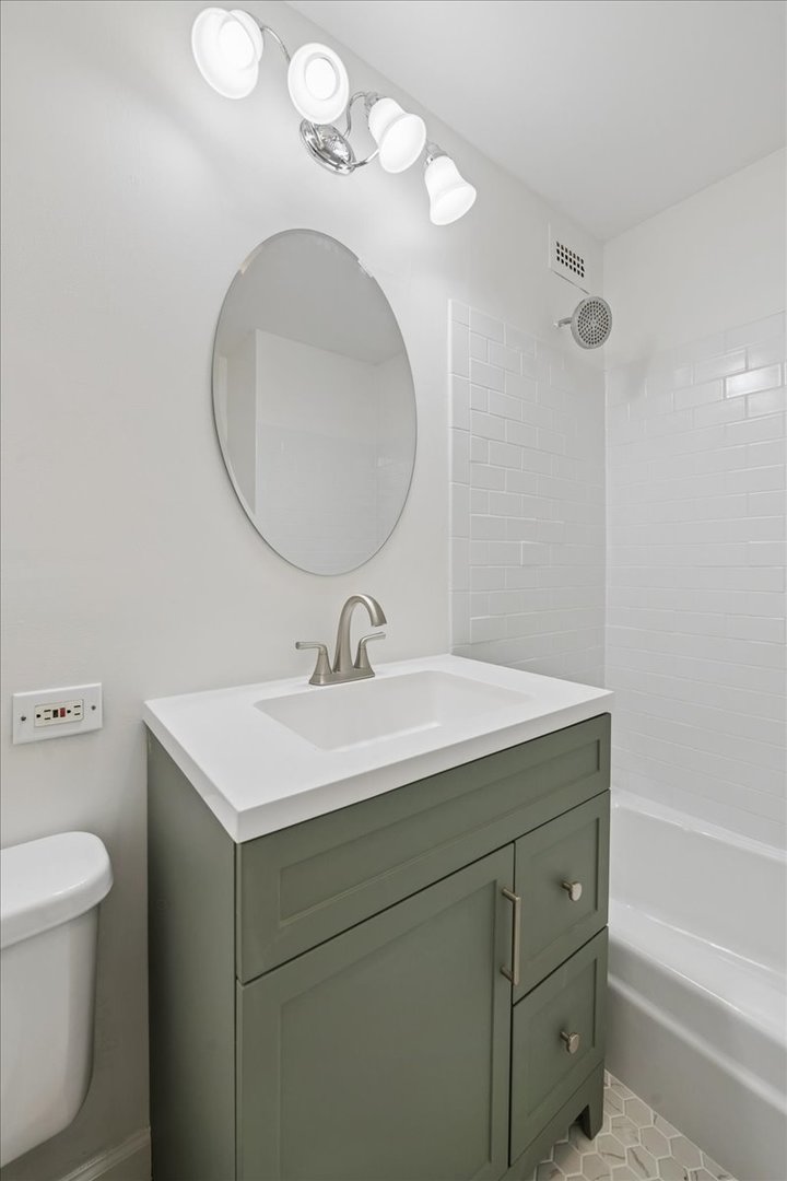 1255 N Sandburg Terrace Unit: 1508