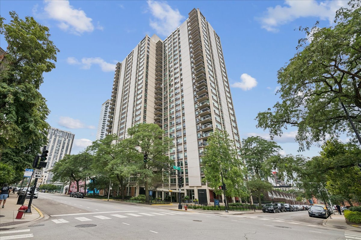 1255 N Sandburg Terrace Unit: 1508