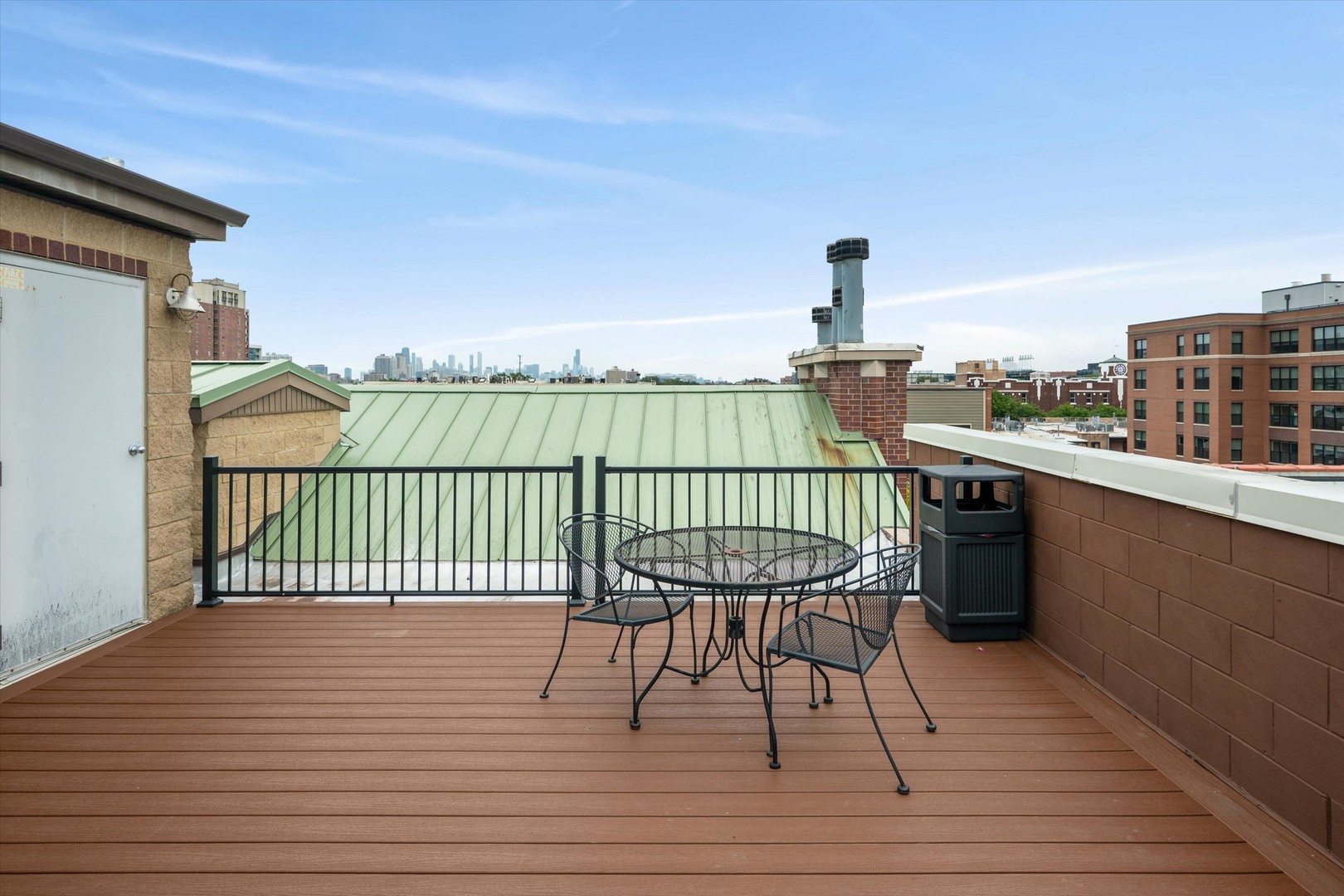 930 W Dakin Street Unit: 4