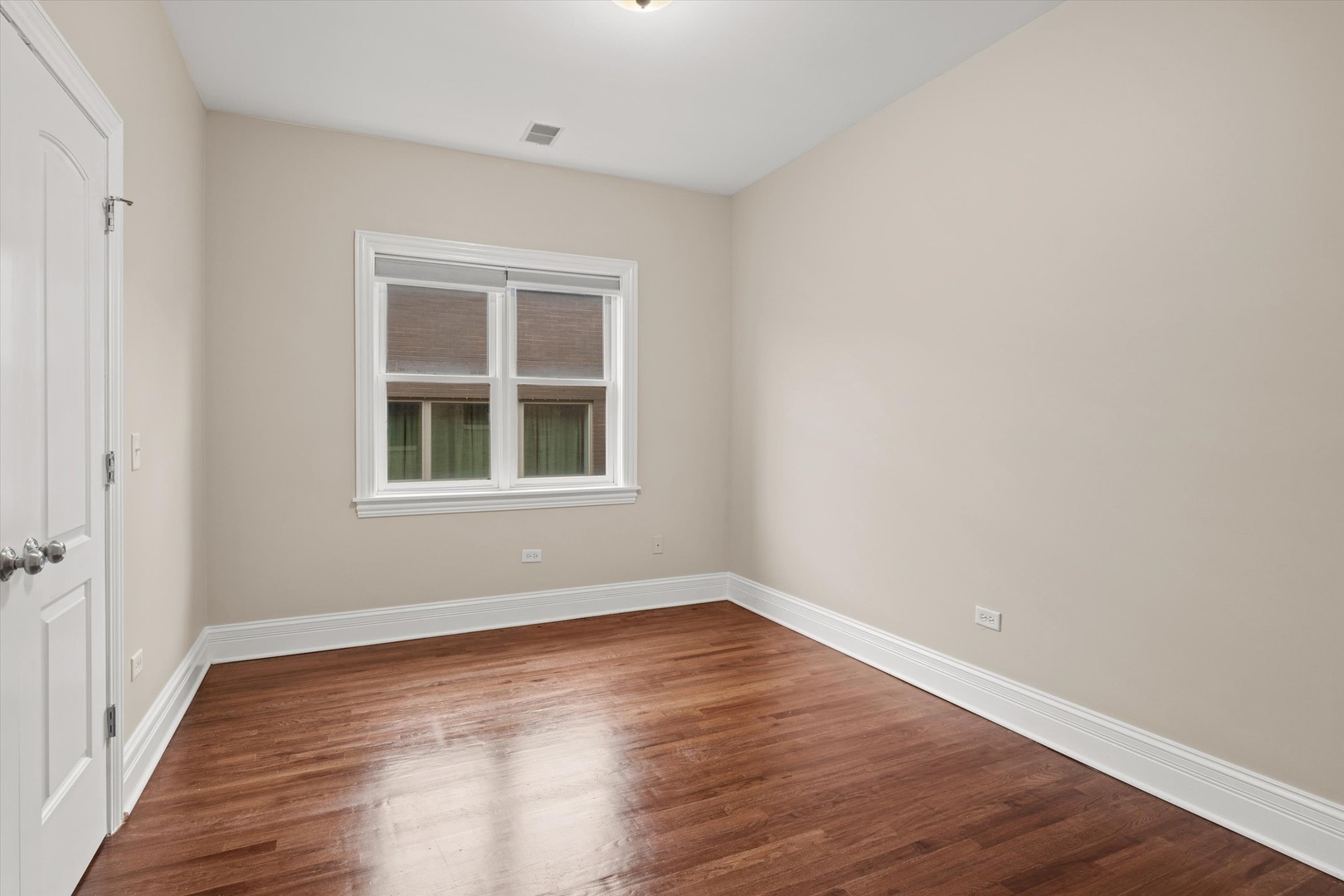 930 W Dakin Street Unit: 4