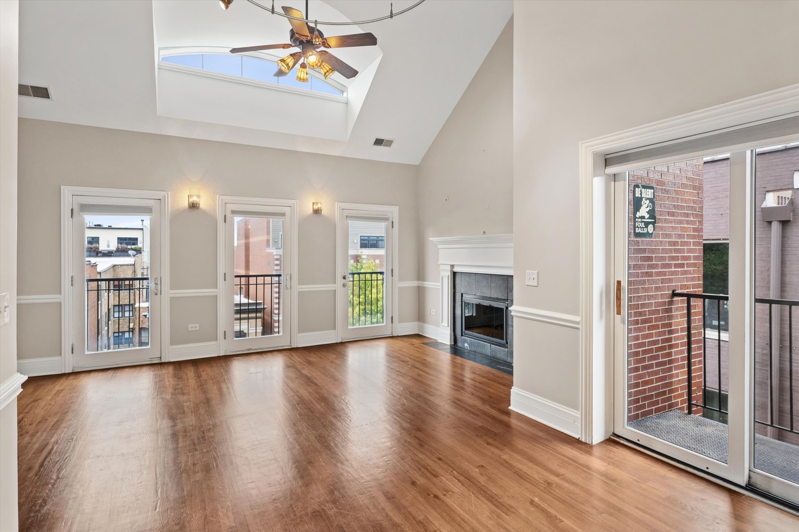 930 W Dakin Street Unit: 4
