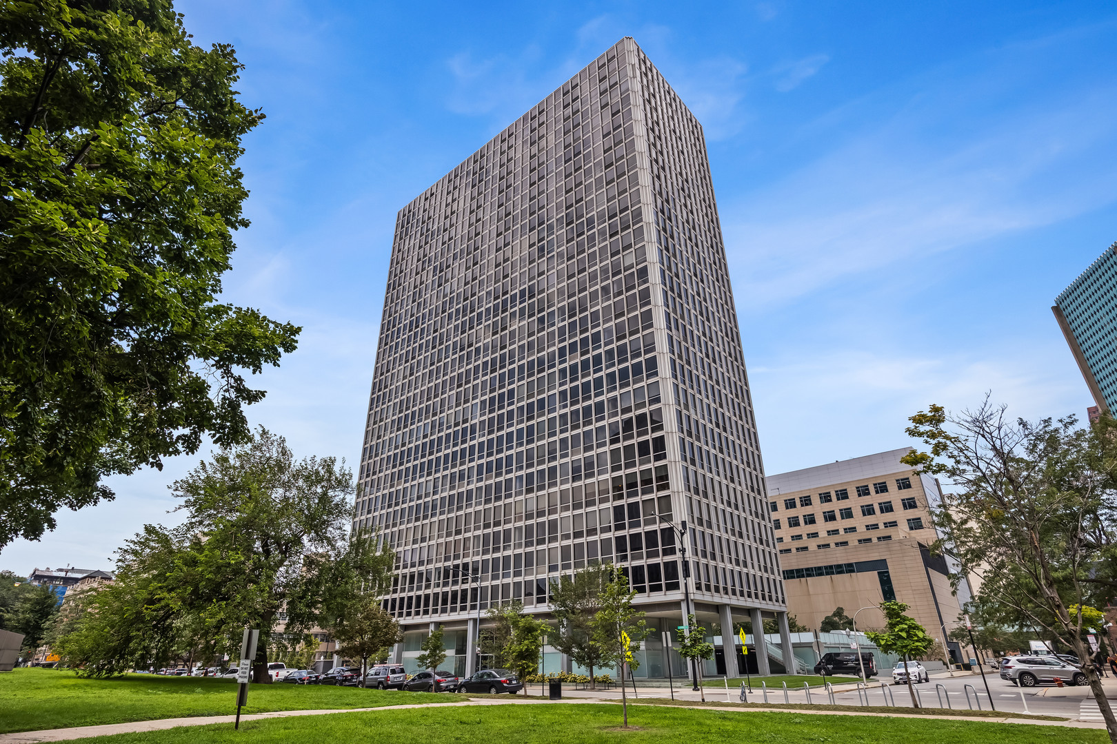 330 W DIVERSEY Parkway Unit: 705