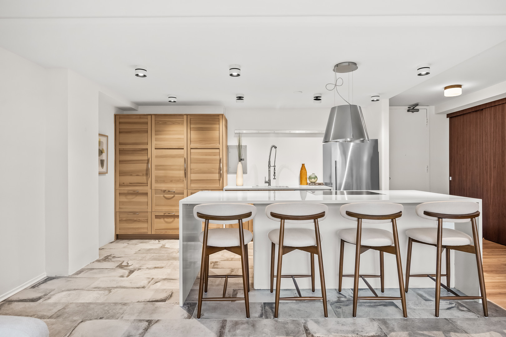 330 W DIVERSEY Parkway Unit: 705