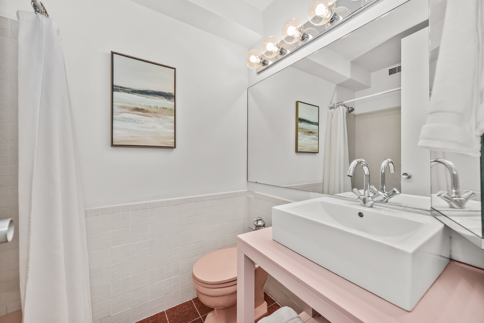 330 W DIVERSEY Parkway Unit: 705
