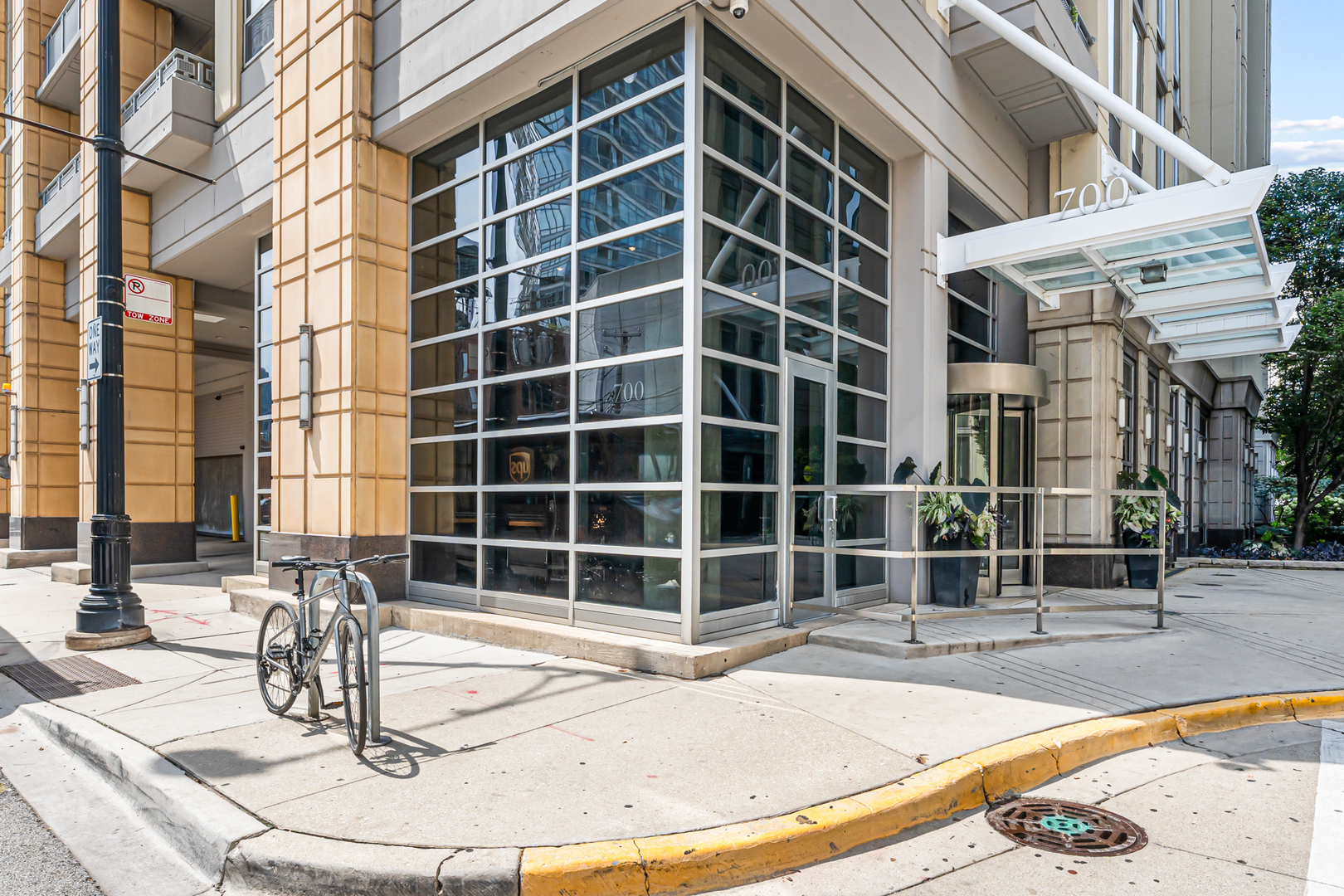 700 N Larrabee Street Unit: 1105