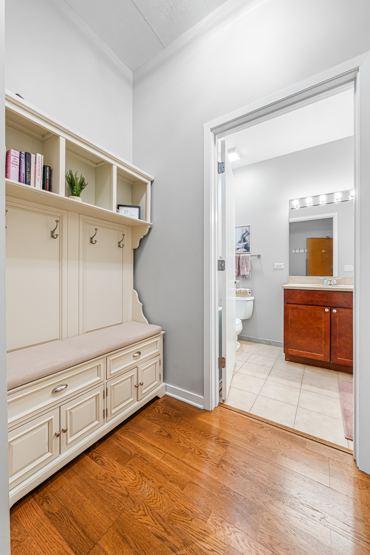 700 N Larrabee Street Unit: 1105