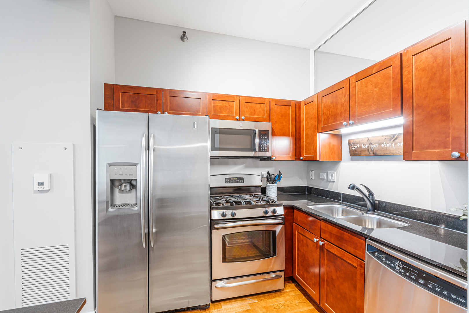 700 N Larrabee Street Unit: 1105