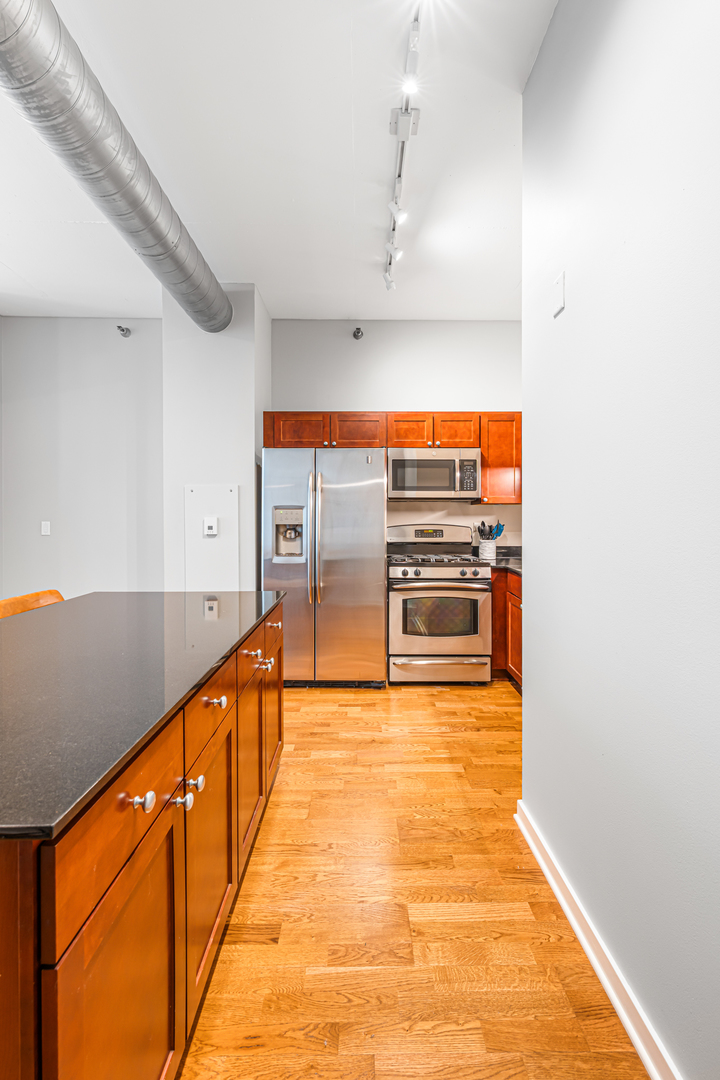 700 N Larrabee Street Unit: 1105