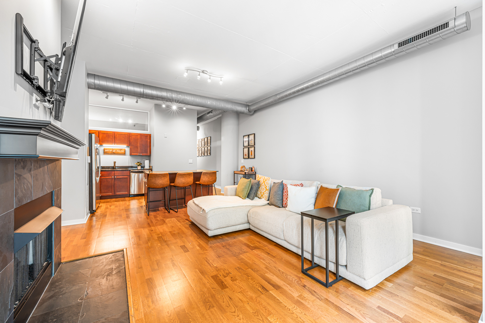 700 N Larrabee Street Unit: 1105