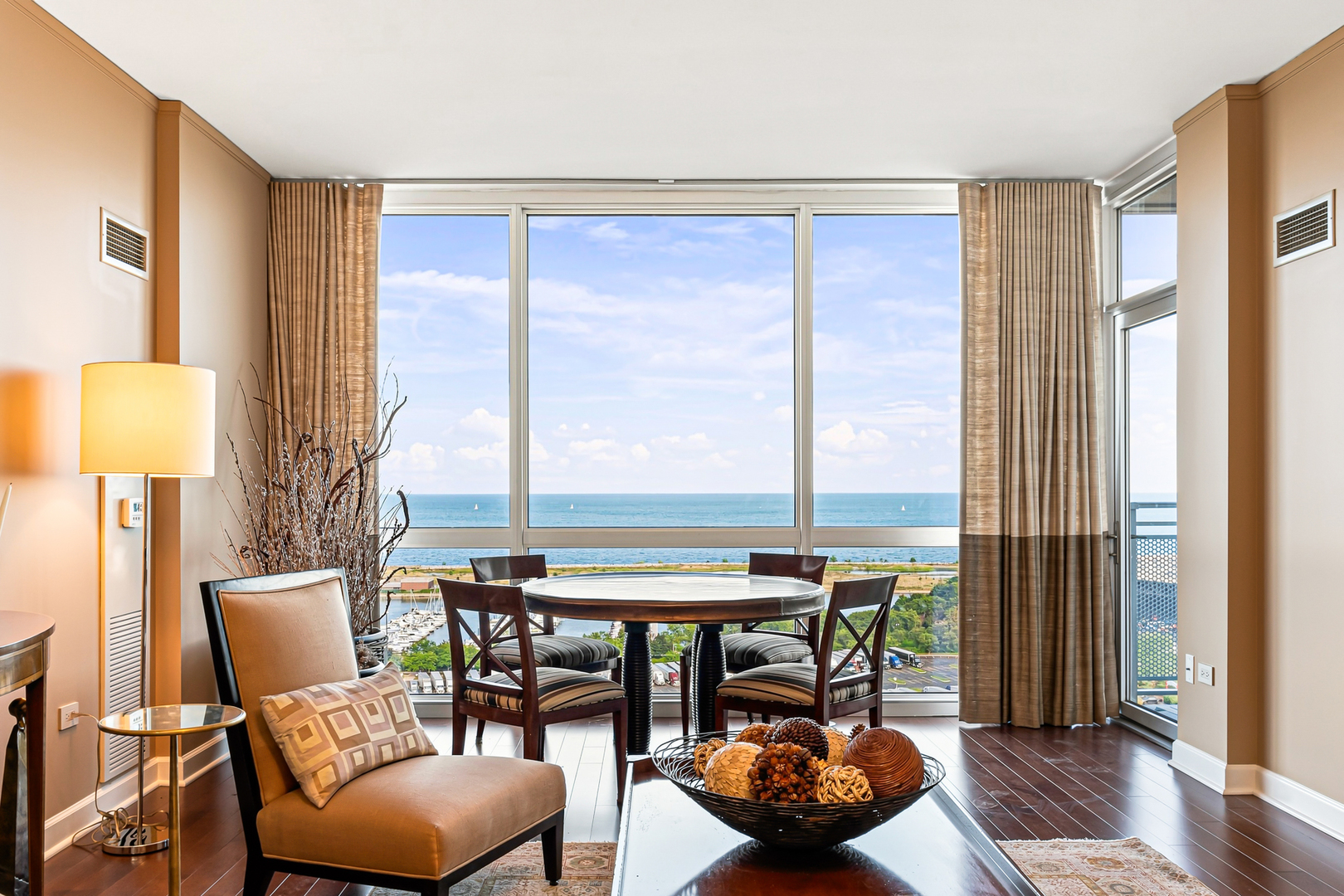 1901 S Calumet Avenue Unit: 2105