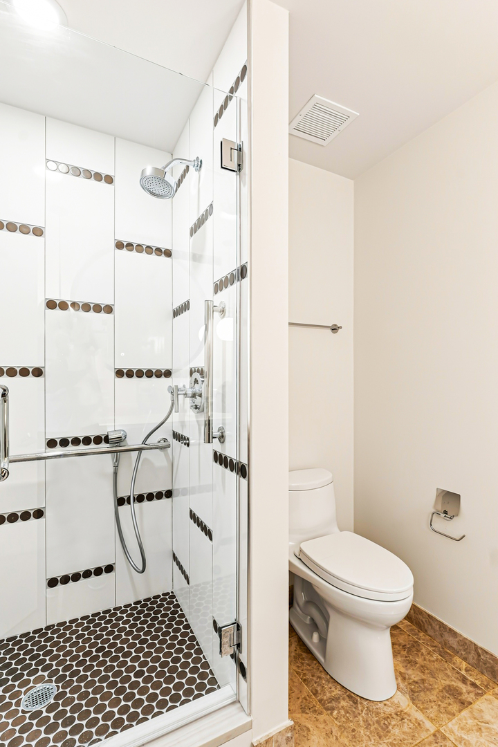 1901 S Calumet Avenue Unit: 2105