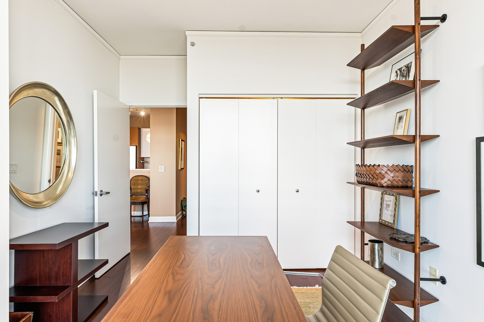 1901 S Calumet Avenue Unit: 2105