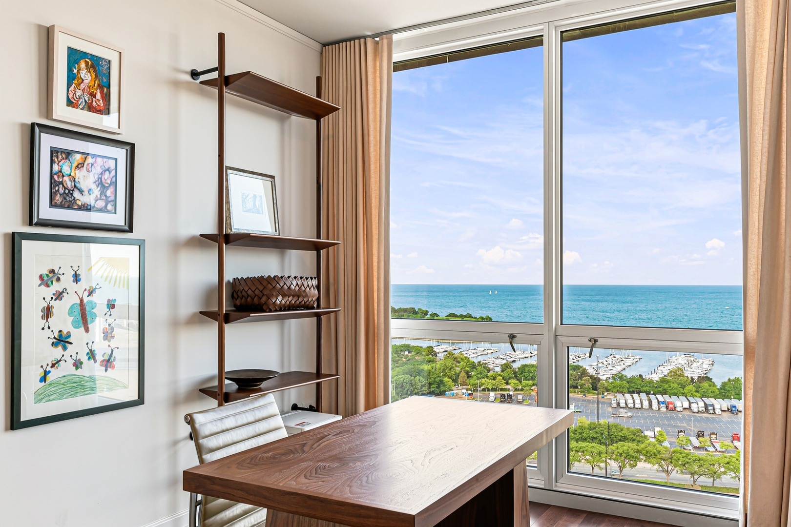 1901 S Calumet Avenue Unit: 2105
