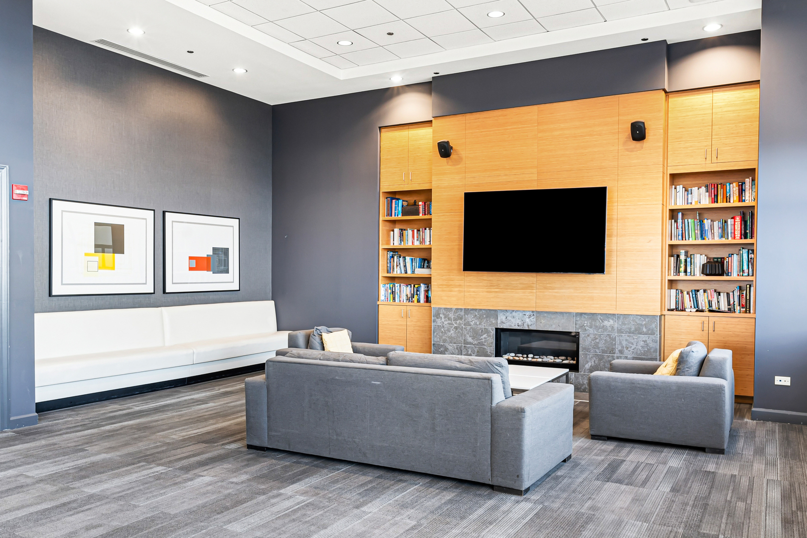 1901 S Calumet Avenue Unit: 2105