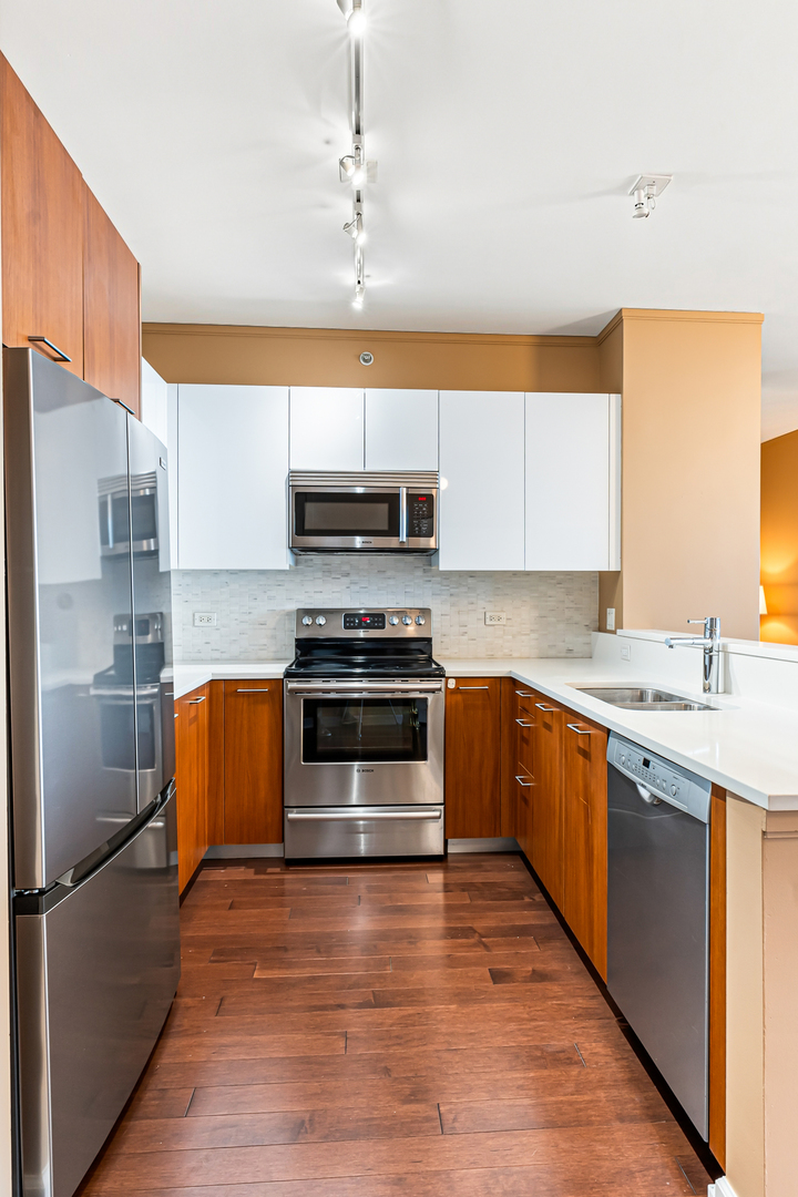 1901 S Calumet Avenue Unit: 2105