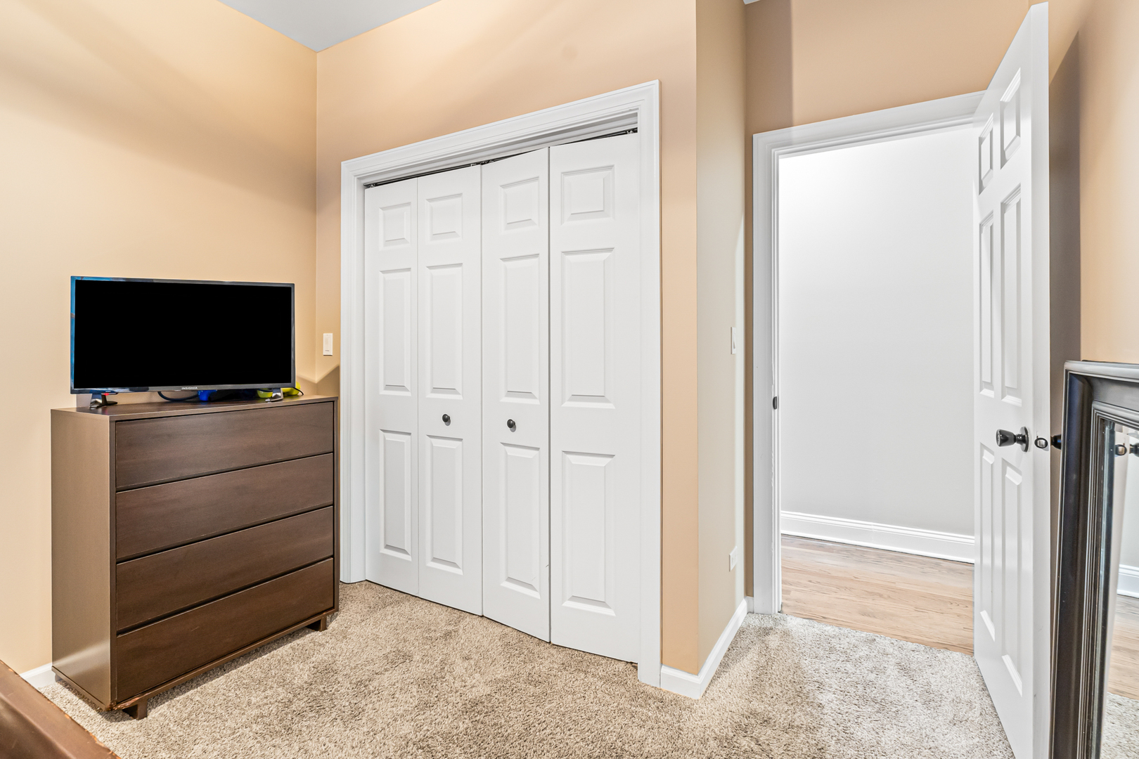 2248 W FOSTER Avenue Unit: 3
