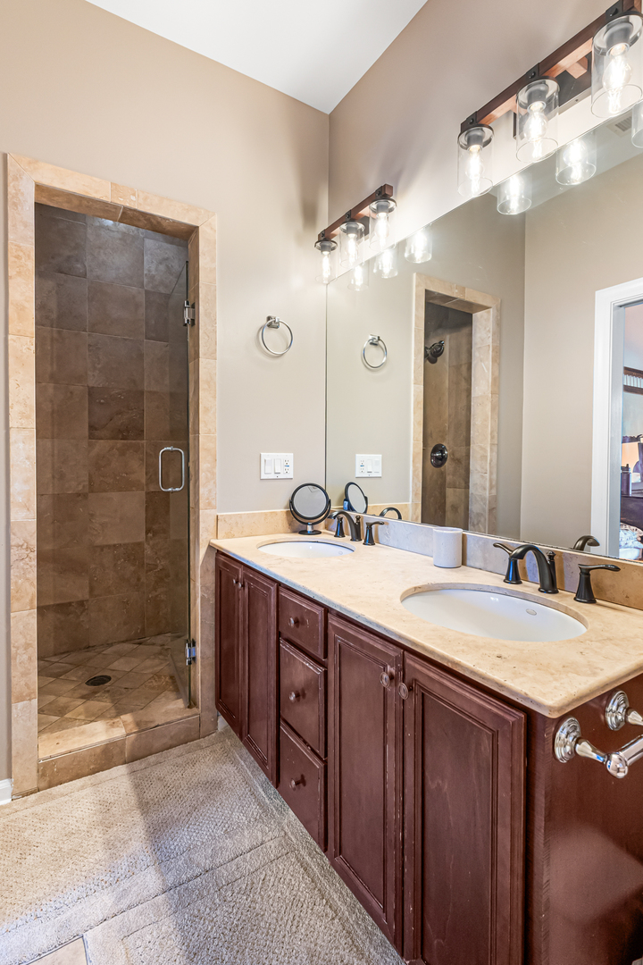2248 W FOSTER Avenue Unit: 3