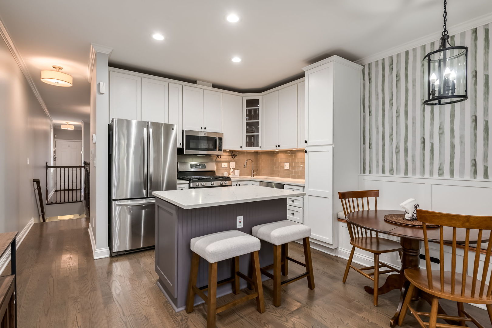 1955 W Melrose Street Unit: 1