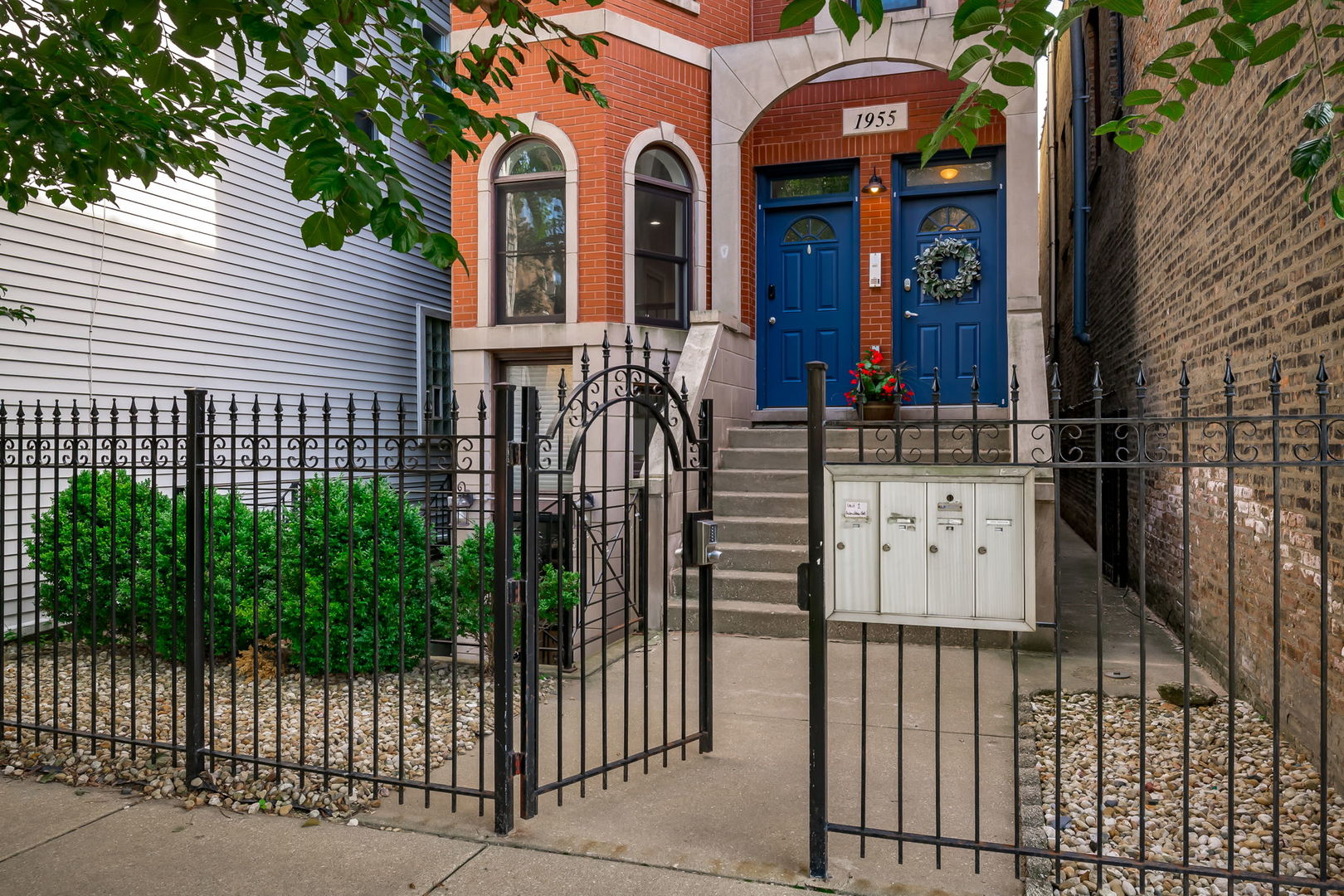 1955 W Melrose Street Unit: 1