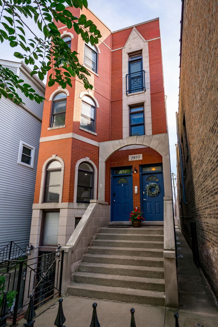 1955 W Melrose Street Unit: 1