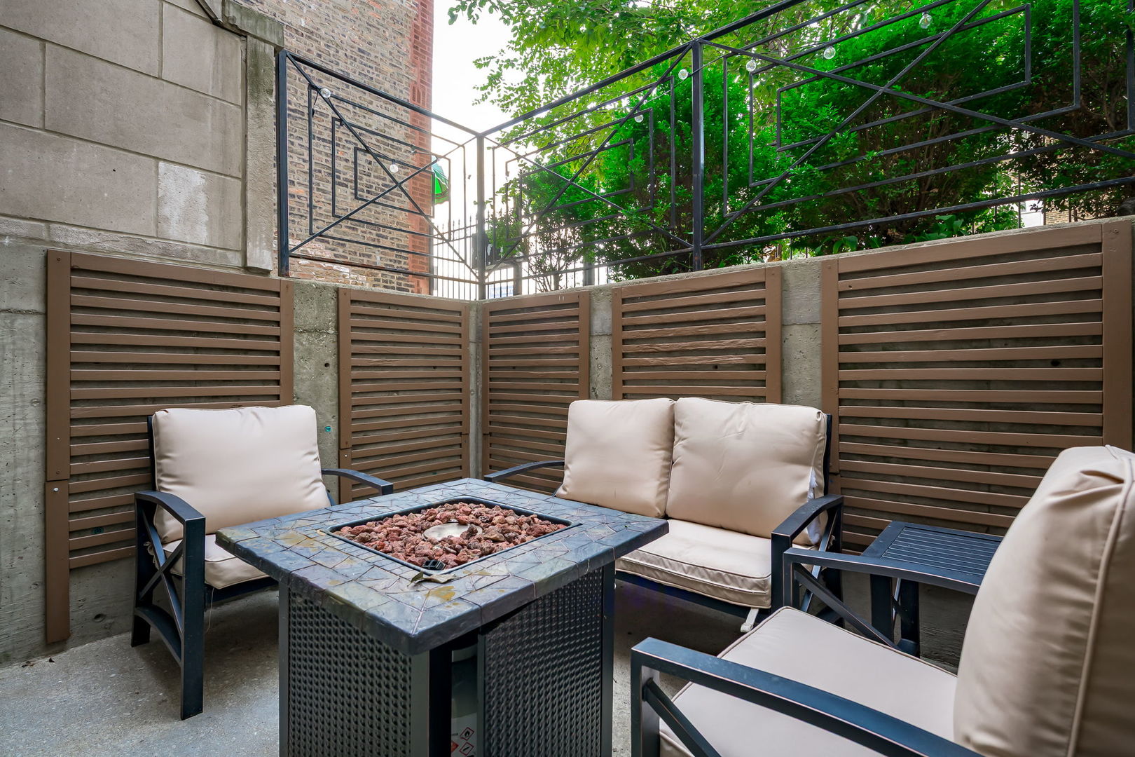 1955 W Melrose Street Unit: 1