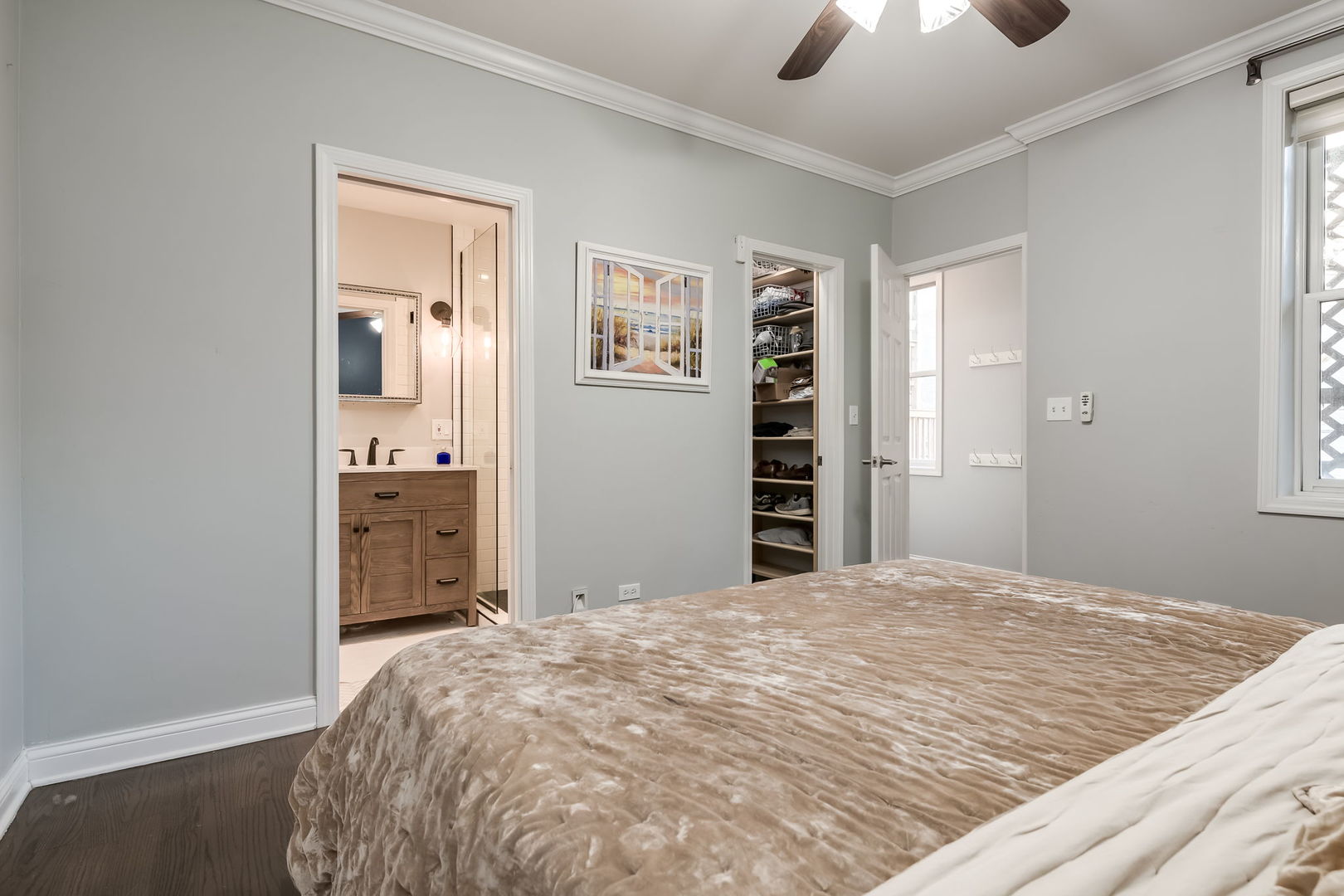 1955 W Melrose Street Unit: 1