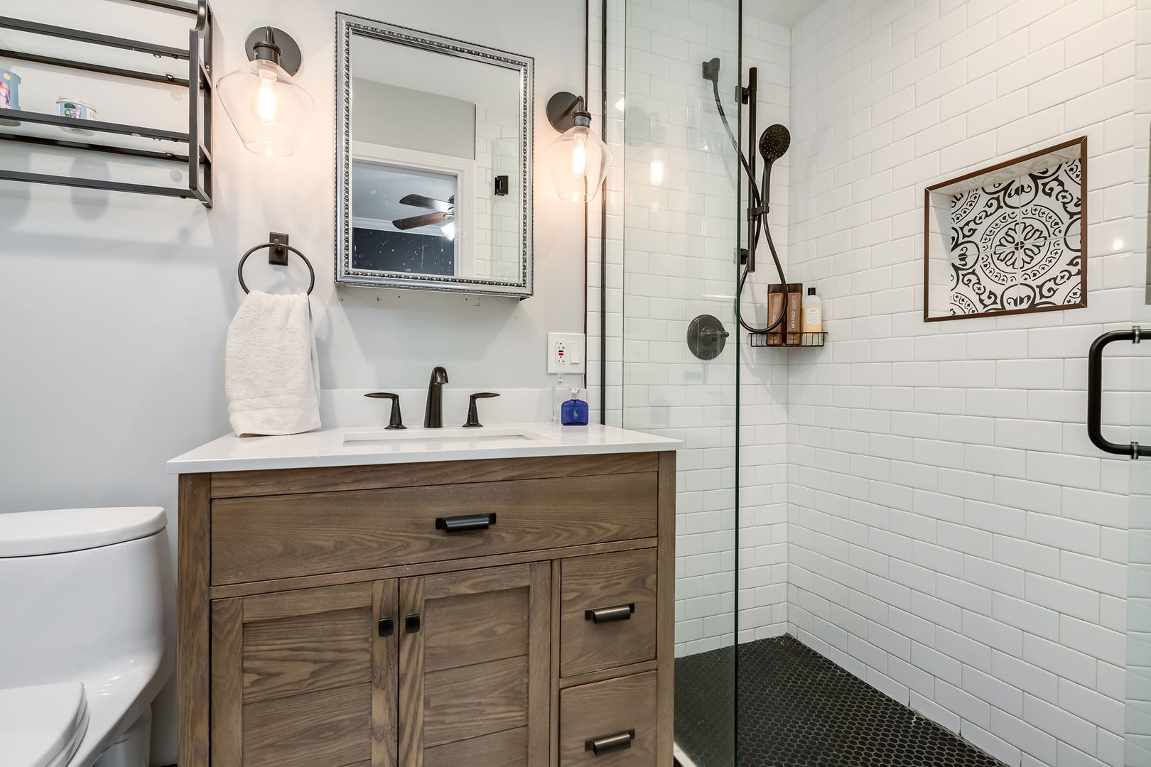 1955 W Melrose Street Unit: 1