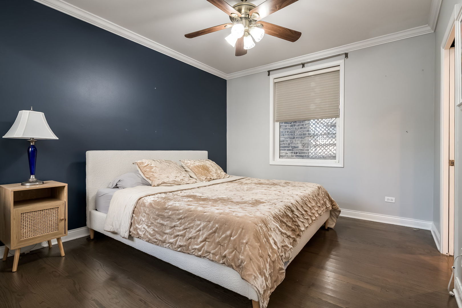 1955 W Melrose Street Unit: 1