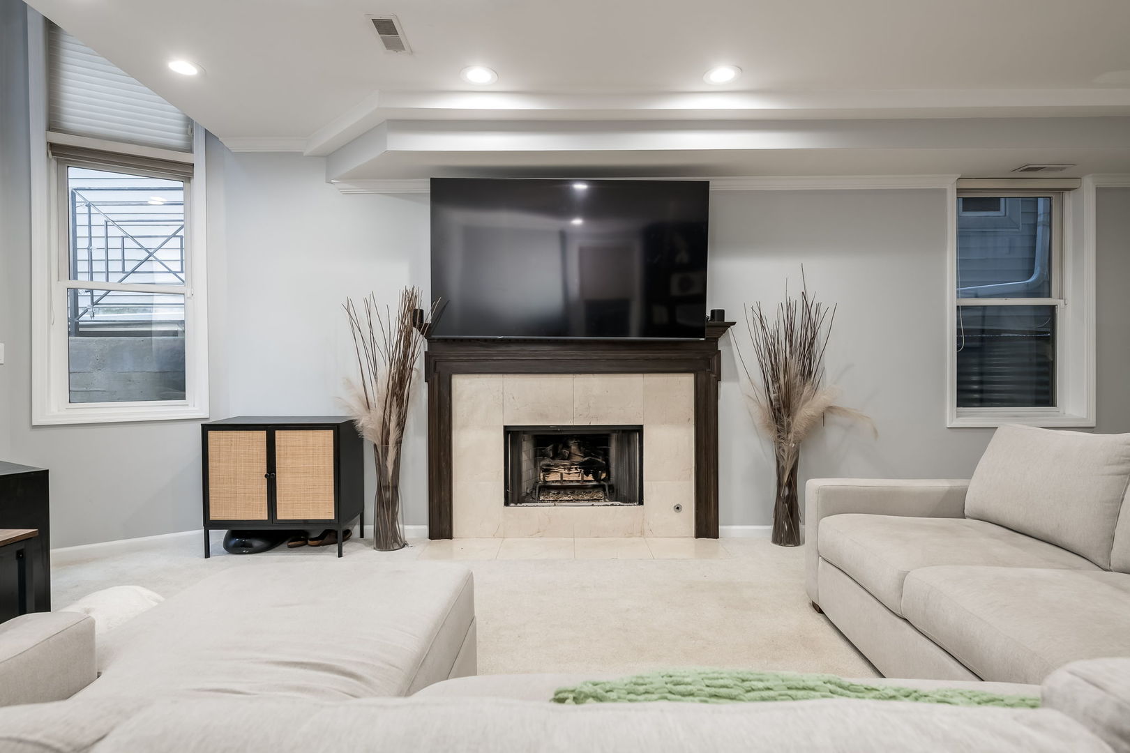1955 W Melrose Street Unit: 1