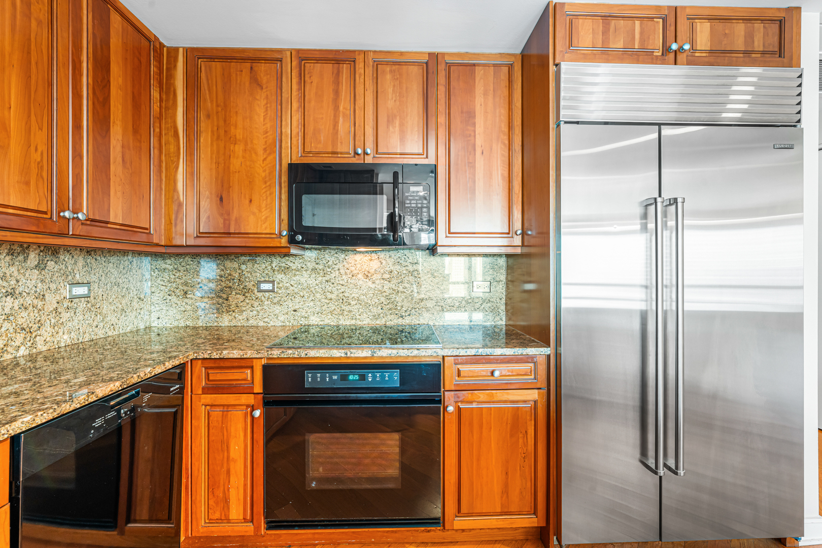 130 N Garland Court Unit: 3102