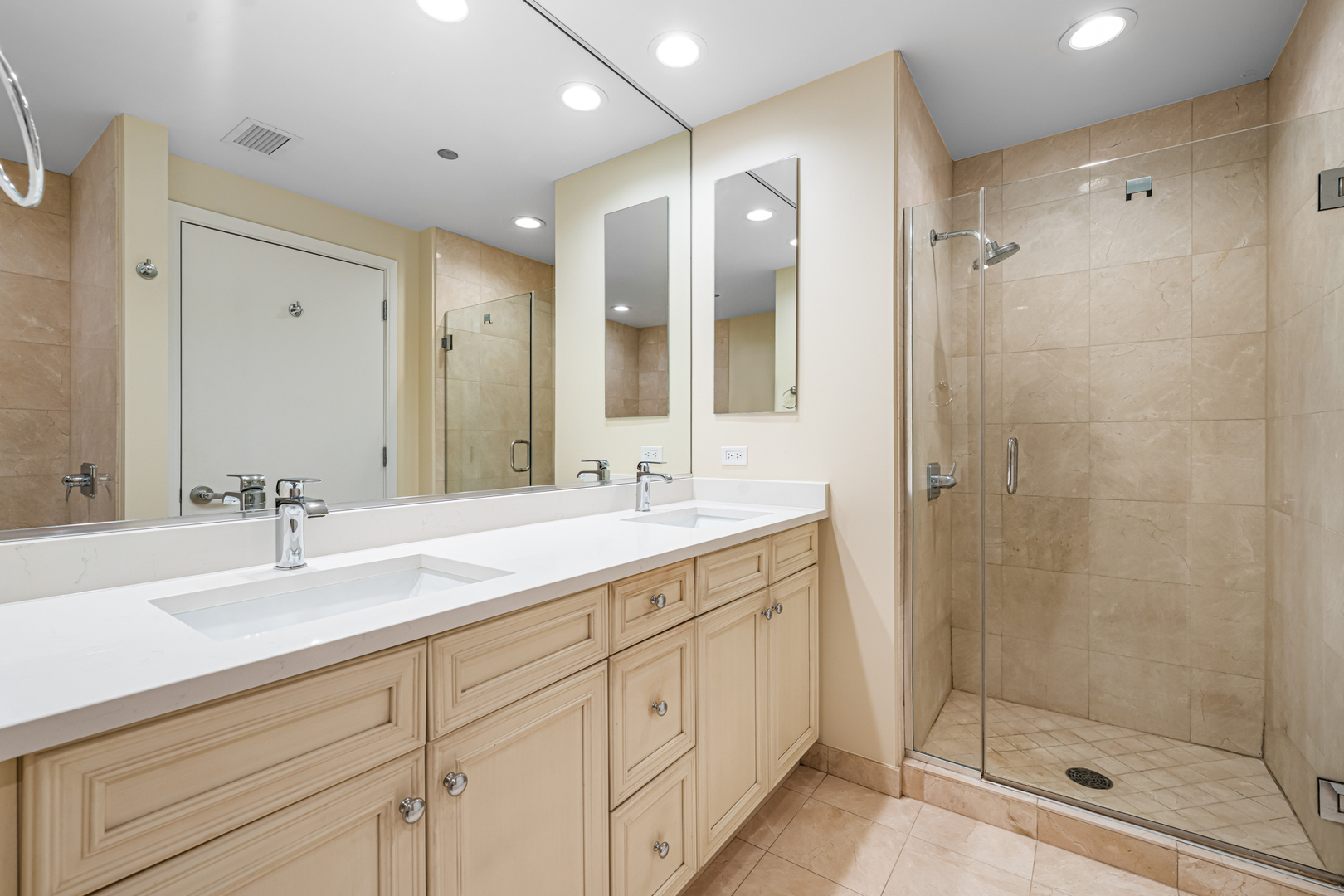 130 N Garland Court Unit: 3102