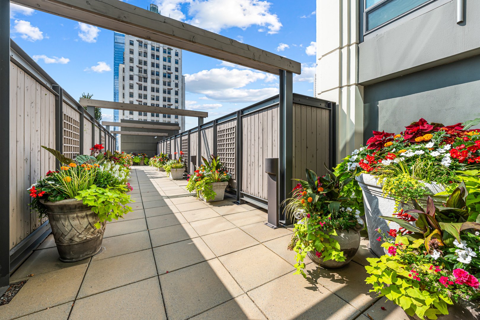 130 N Garland Court Unit: 3102