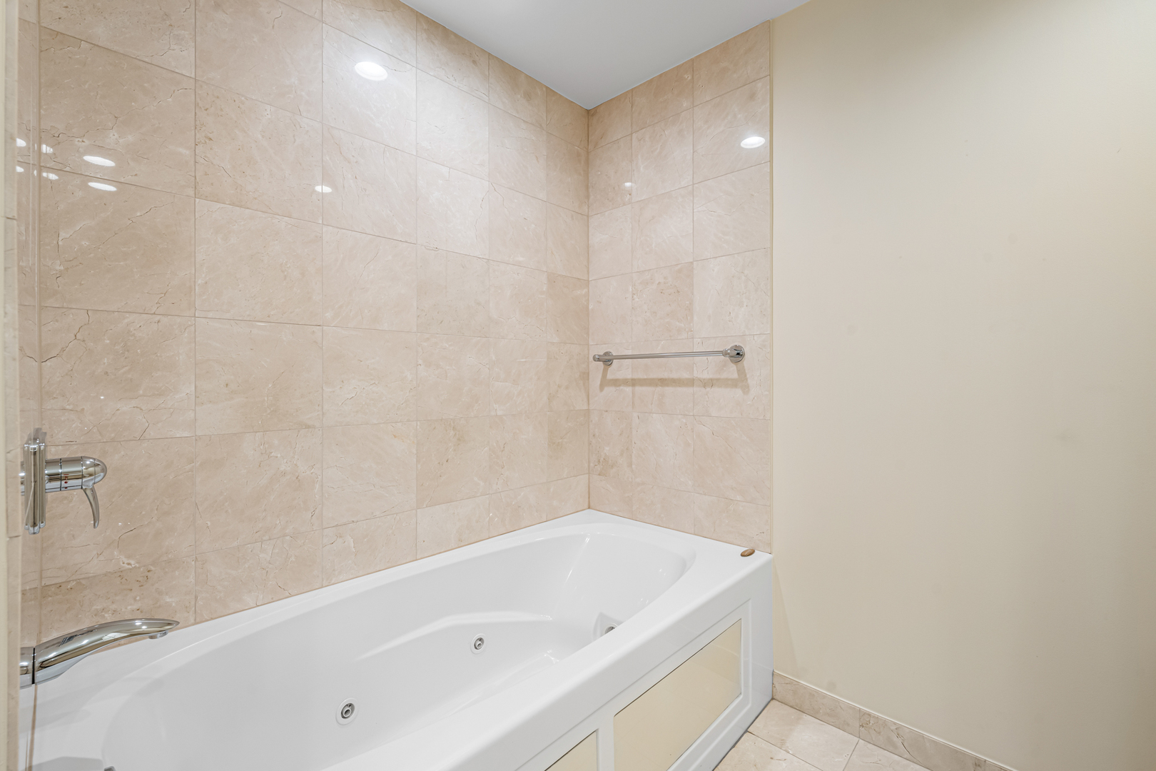 130 N Garland Court Unit: 3102