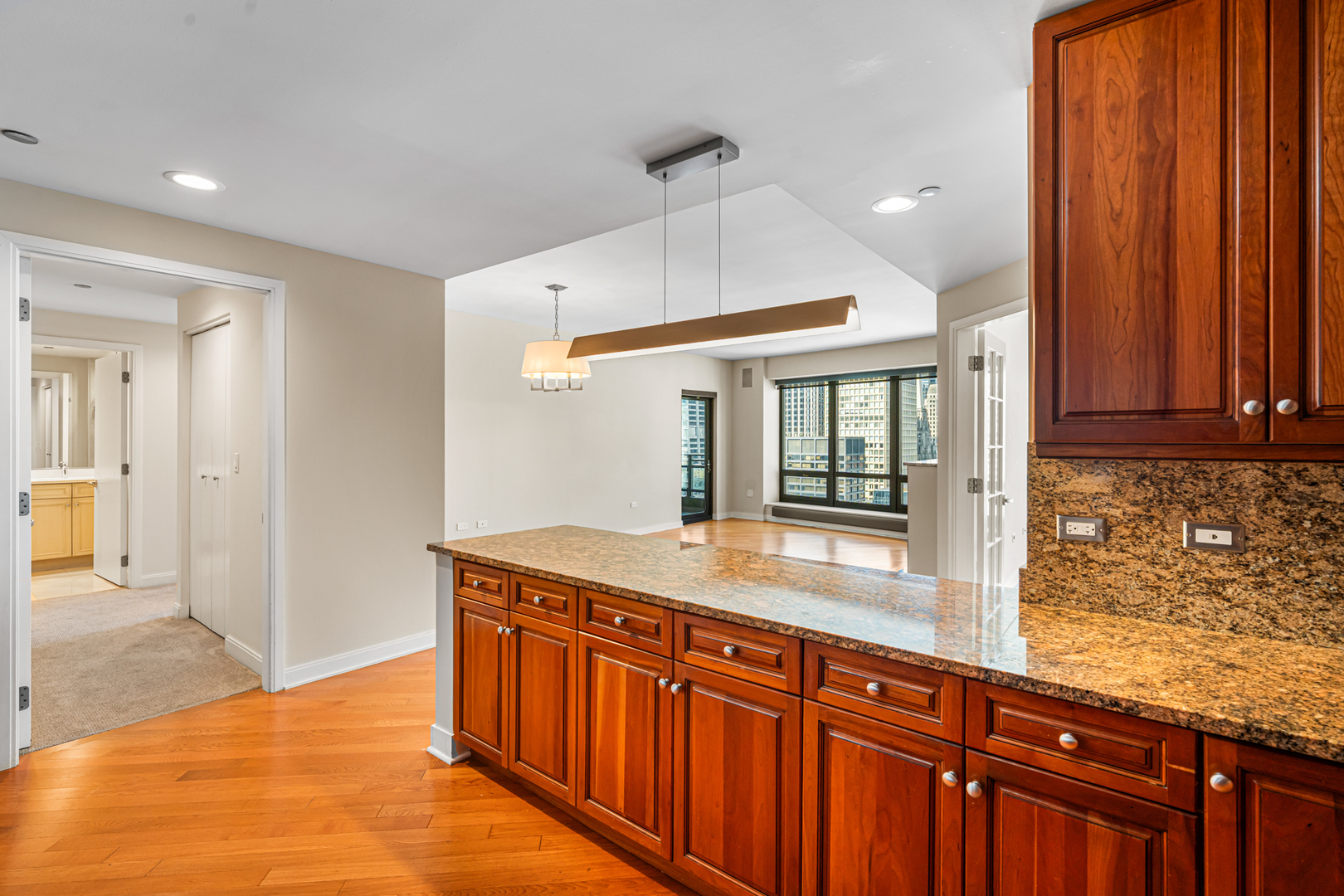 130 N Garland Court Unit: 3102