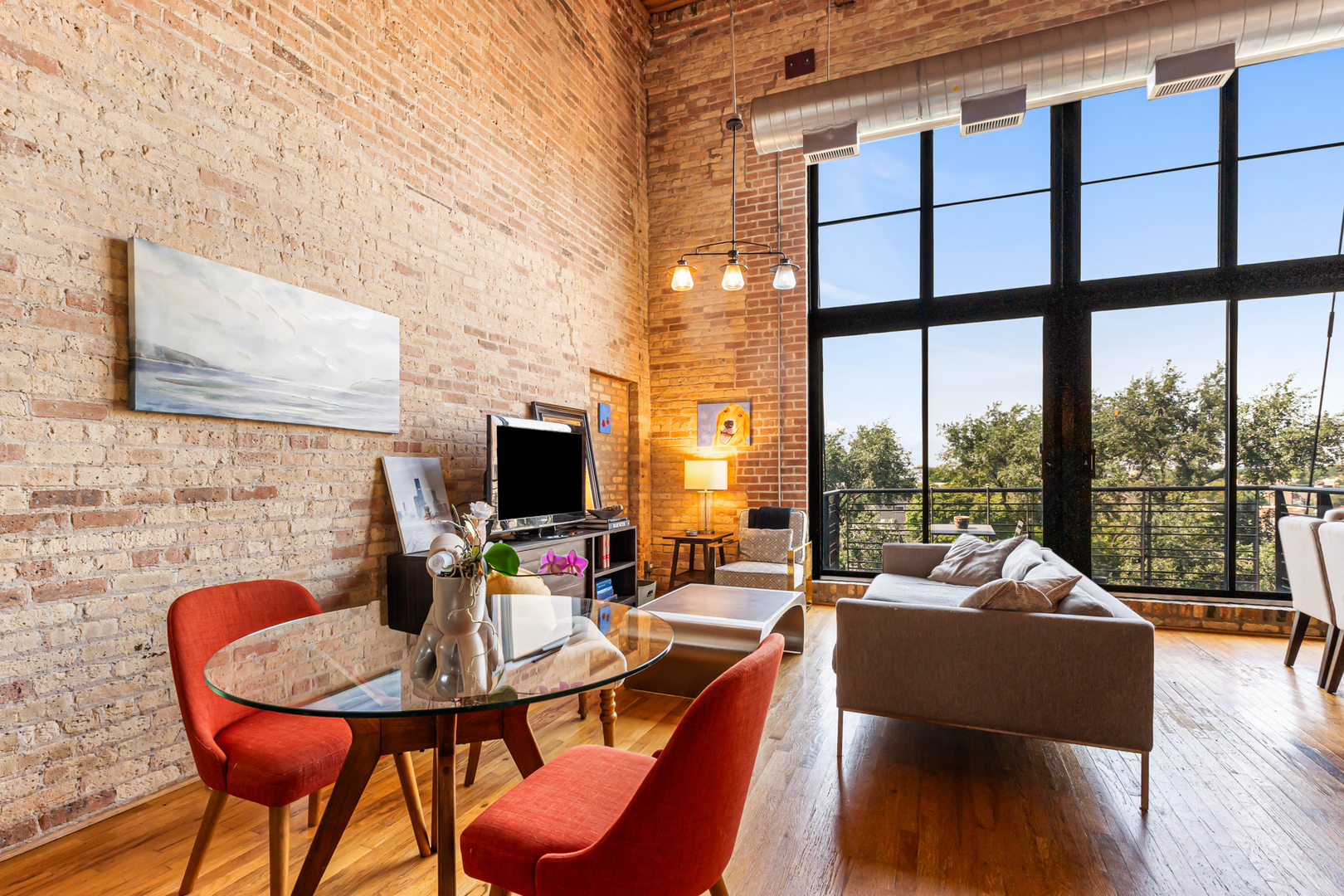 1935 N Fairfield Avenue Unit: 402