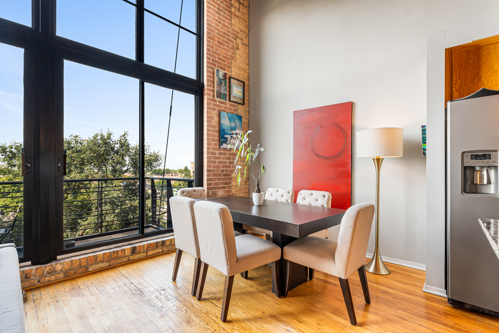1935 N Fairfield Avenue Unit: 402