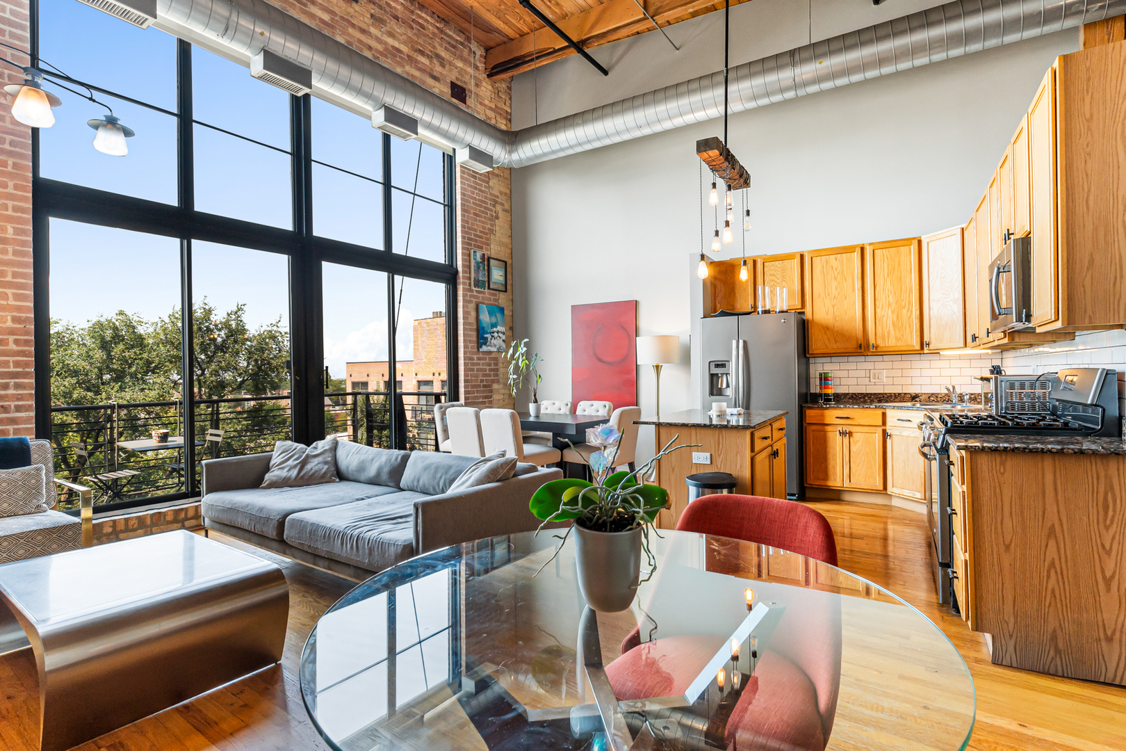 1935 N Fairfield Avenue Unit: 402
